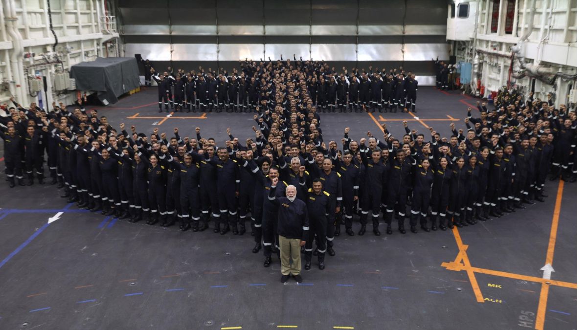 PM-Modi-Diwali-Indian-Navy-INS-Vikrant